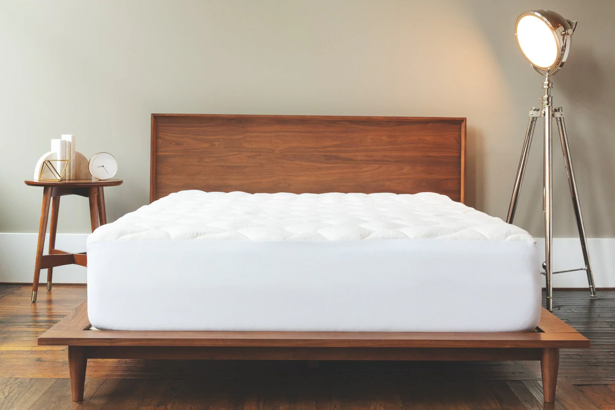 the COPPER PILLOW TOP MATTRESS PAD from viscosoft is the best cooling mattress for sweating